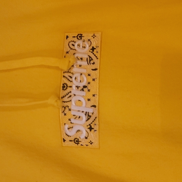 Supreme hoodie - Picture 2 of 4